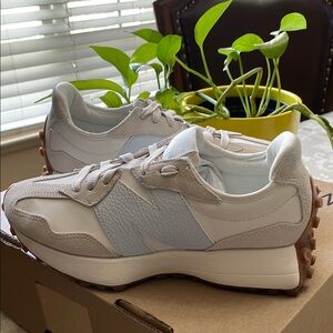 New Balance 327  White and light blue Sneakers